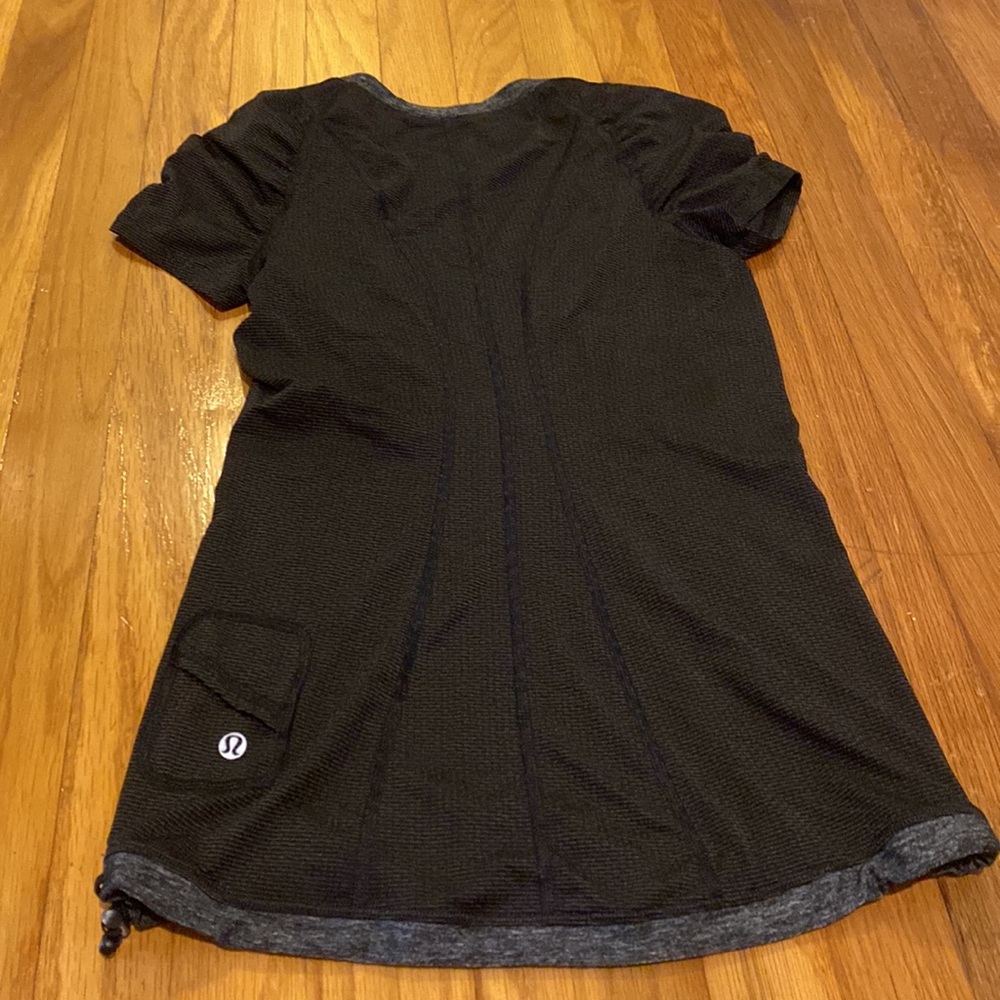 Lululemon running top